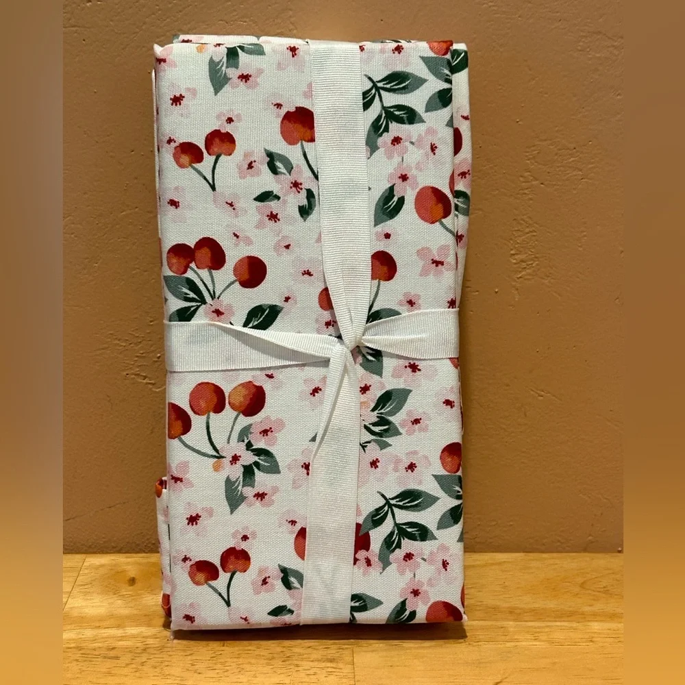 NWTS Love & Lace By Indigo Home Set of 4  Napkins With Cherry Floral Accents.